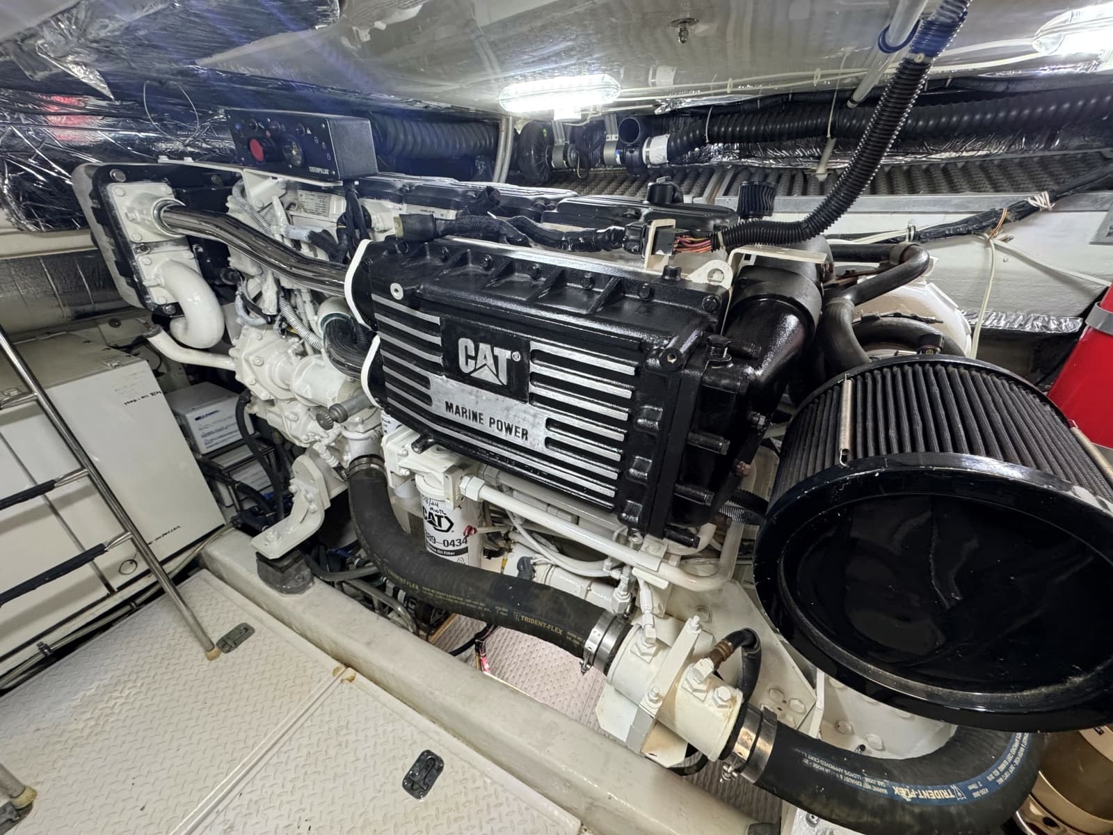 2003 Tiara Yachts 5200 Express - Photo 54