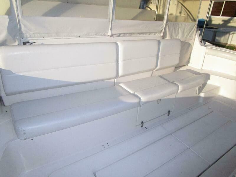 2003 Tiara Yachts 5200 Express - Photo 40