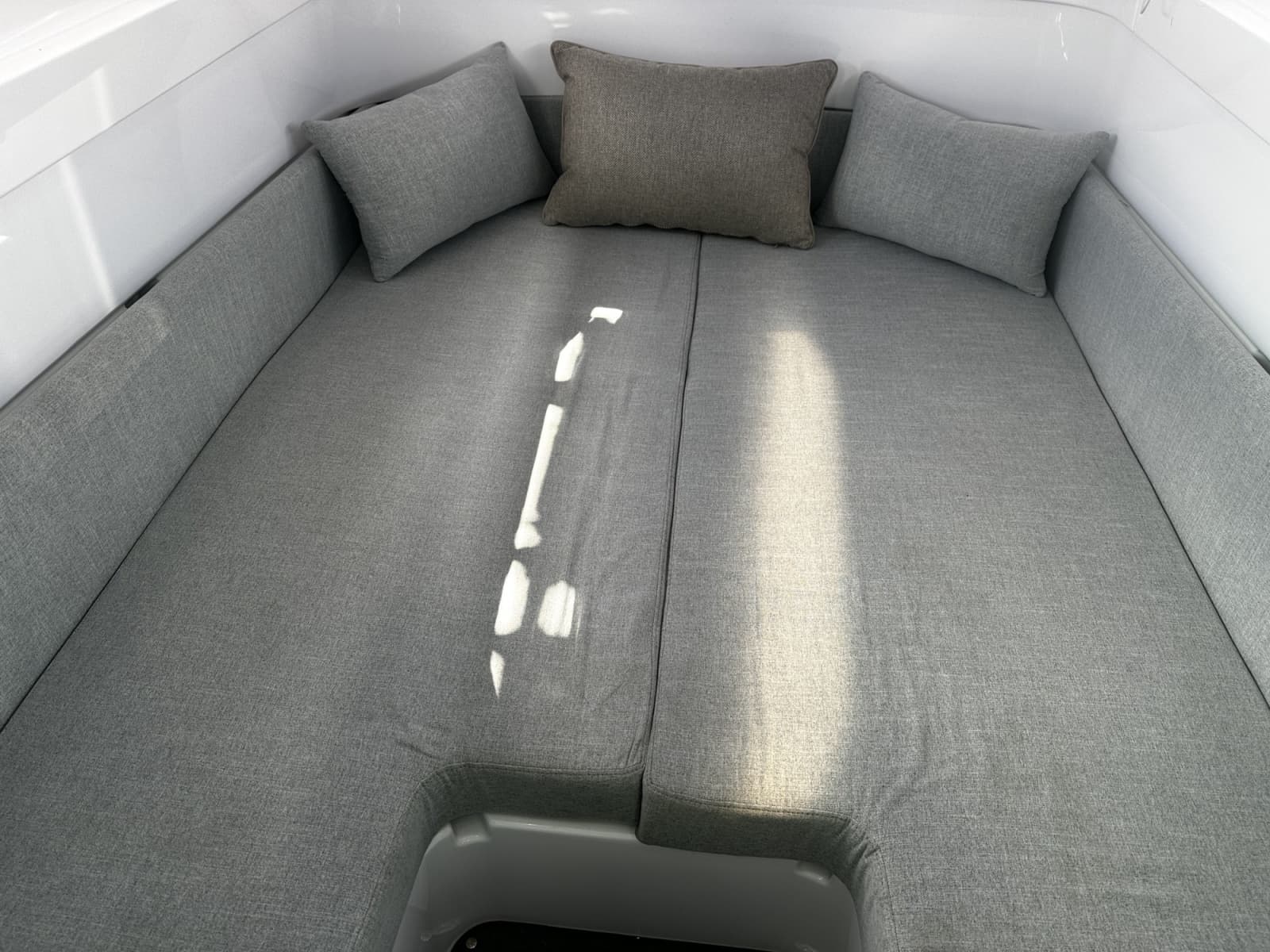 2024 Axopar 37 XC Cross Cabin - Photo 11
