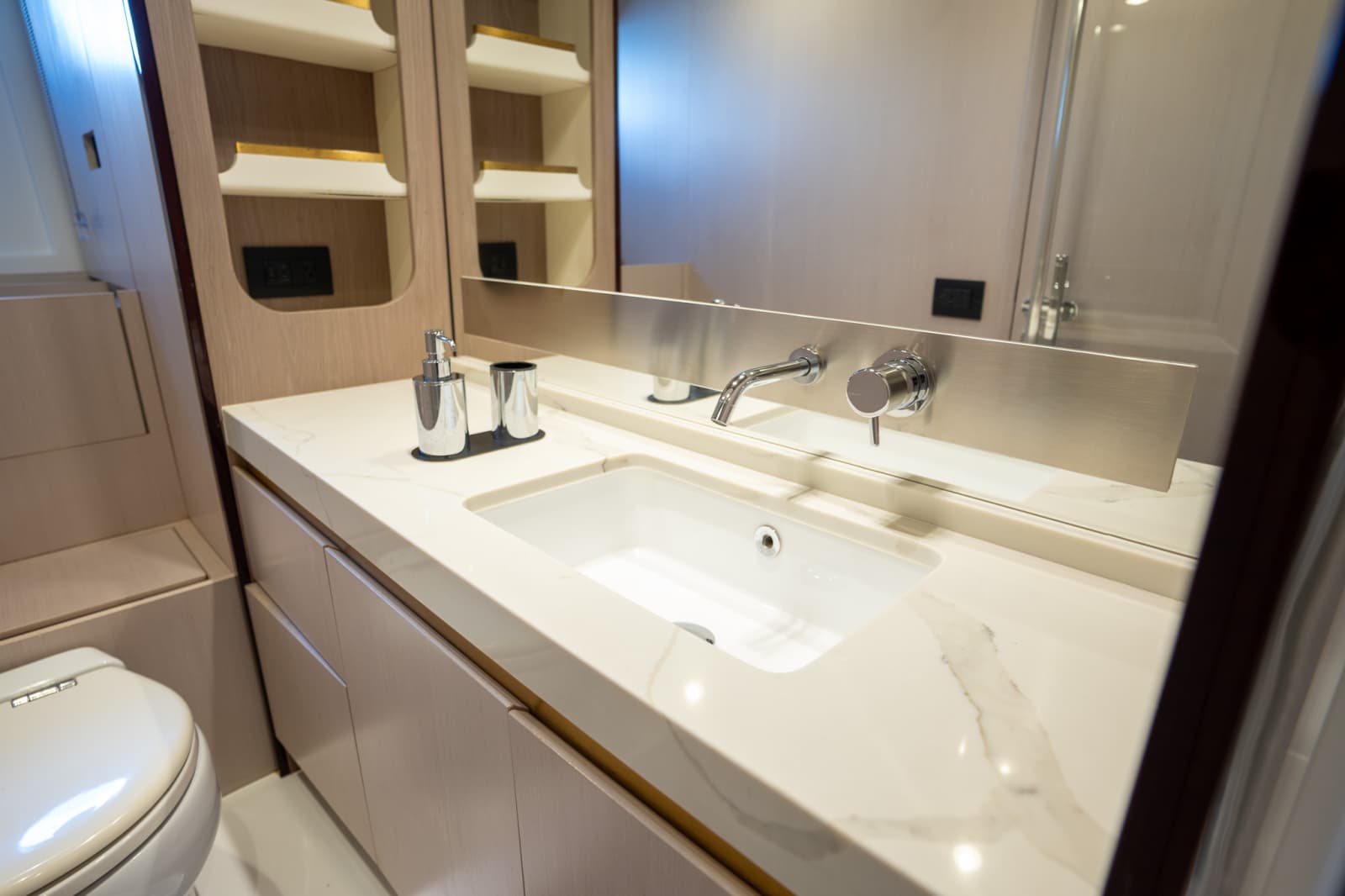 2018 Azimut 60 Flybridge - Photo 36