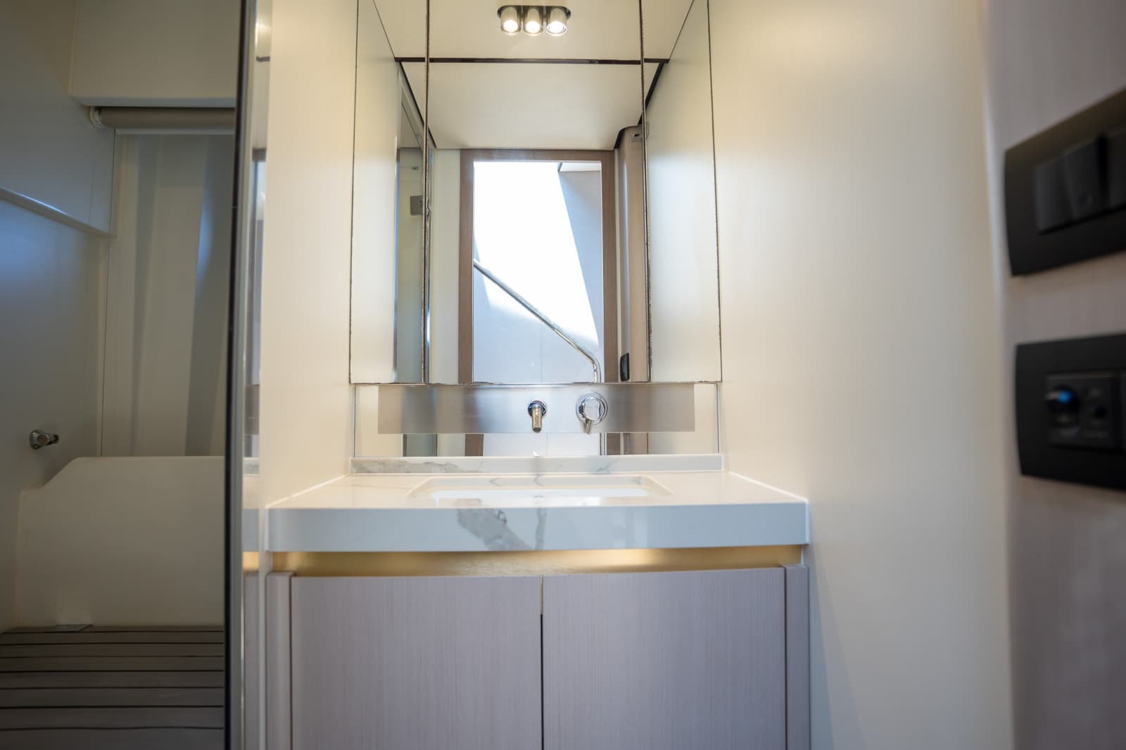 2018 Azimut 60 Flybridge - Photo 48