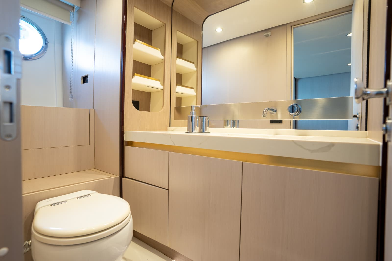 2018 Azimut 60 Flybridge - Photo 41