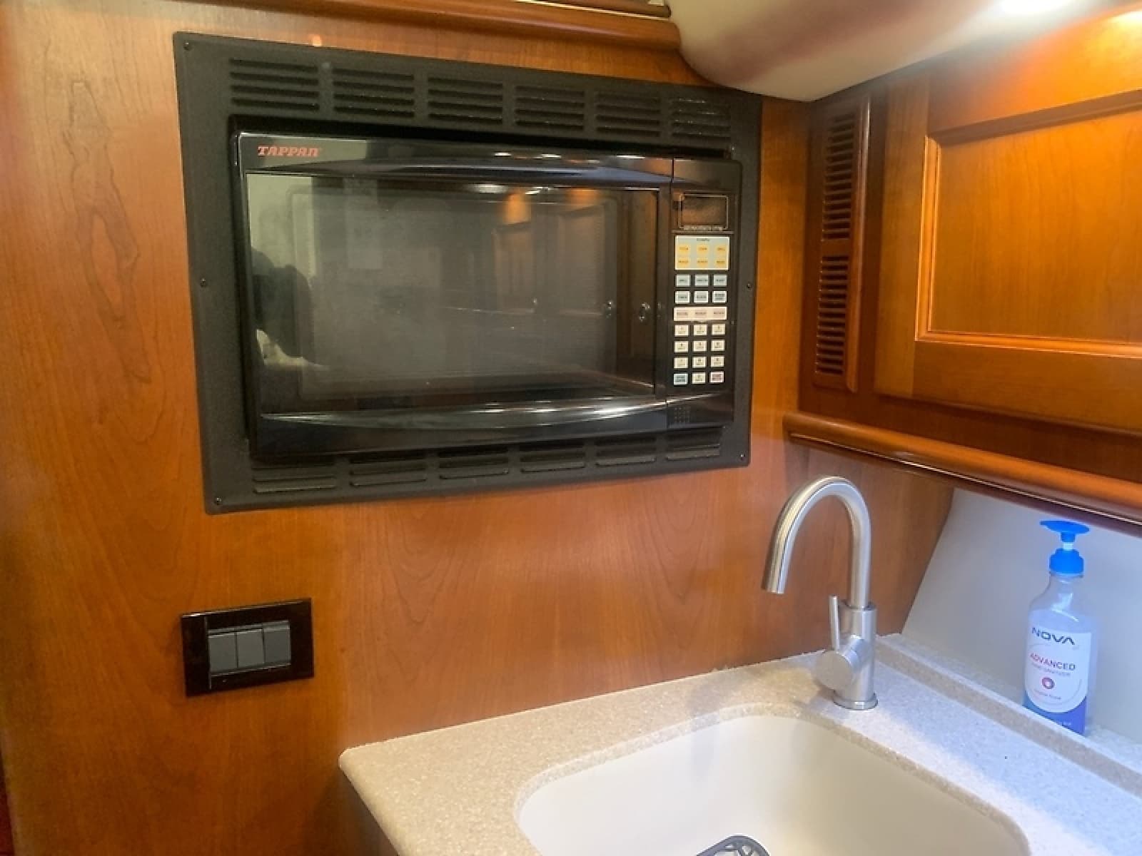 2006 Rampage 38 Express - Photo 50