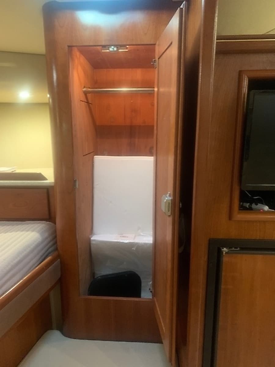 2006 Rampage 38 Express - Photo 43