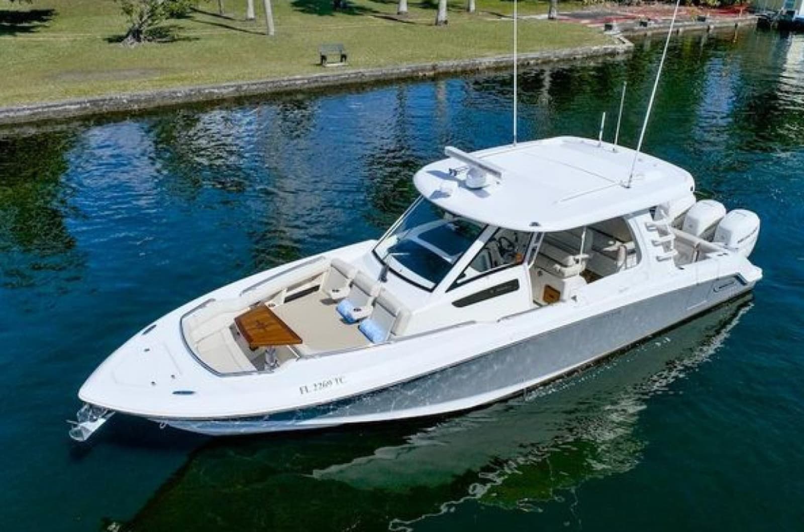 2019 Boston Whaler 350 Realm - Photo 1