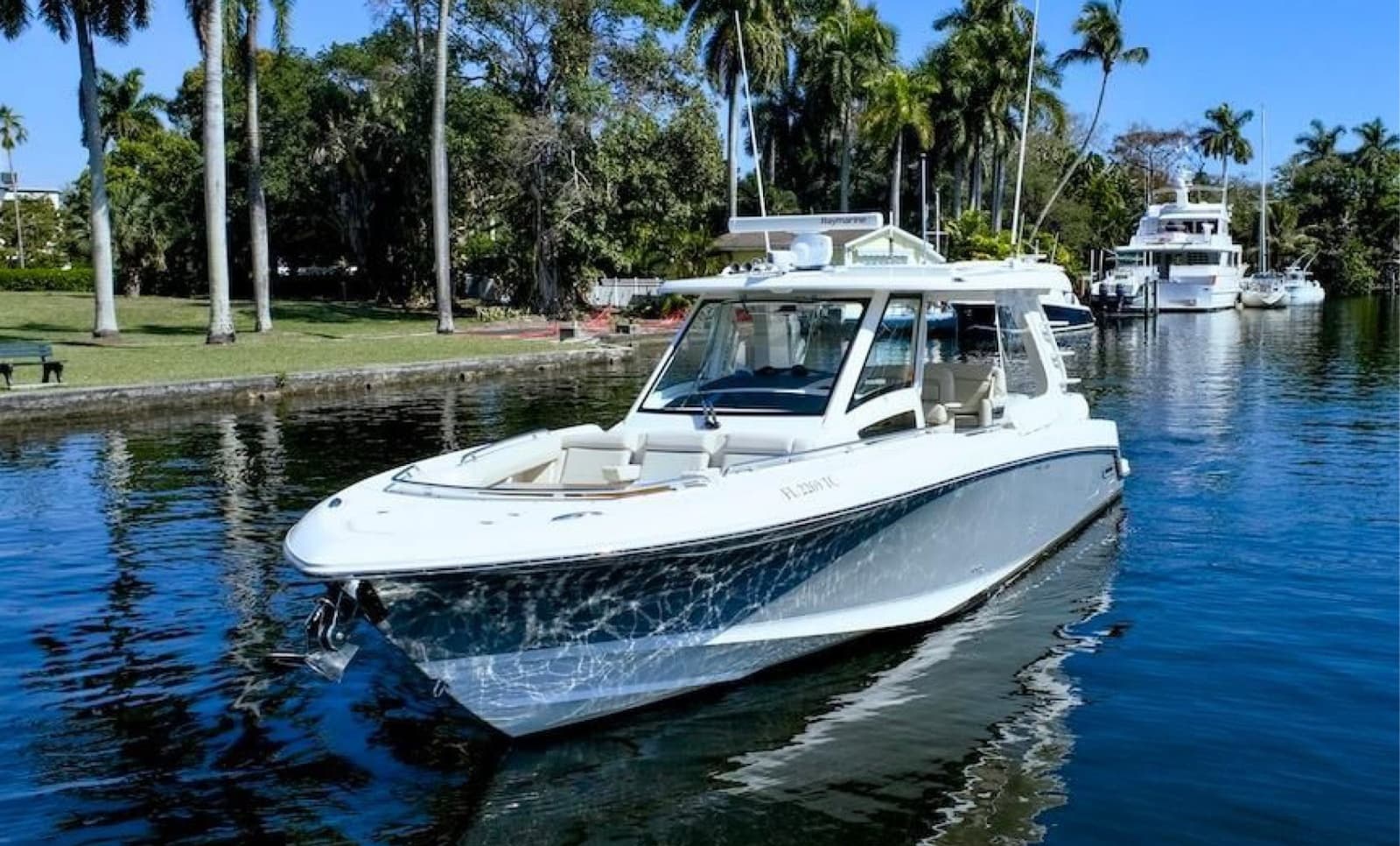 2019 Boston Whaler 350 Realm - Photo 4