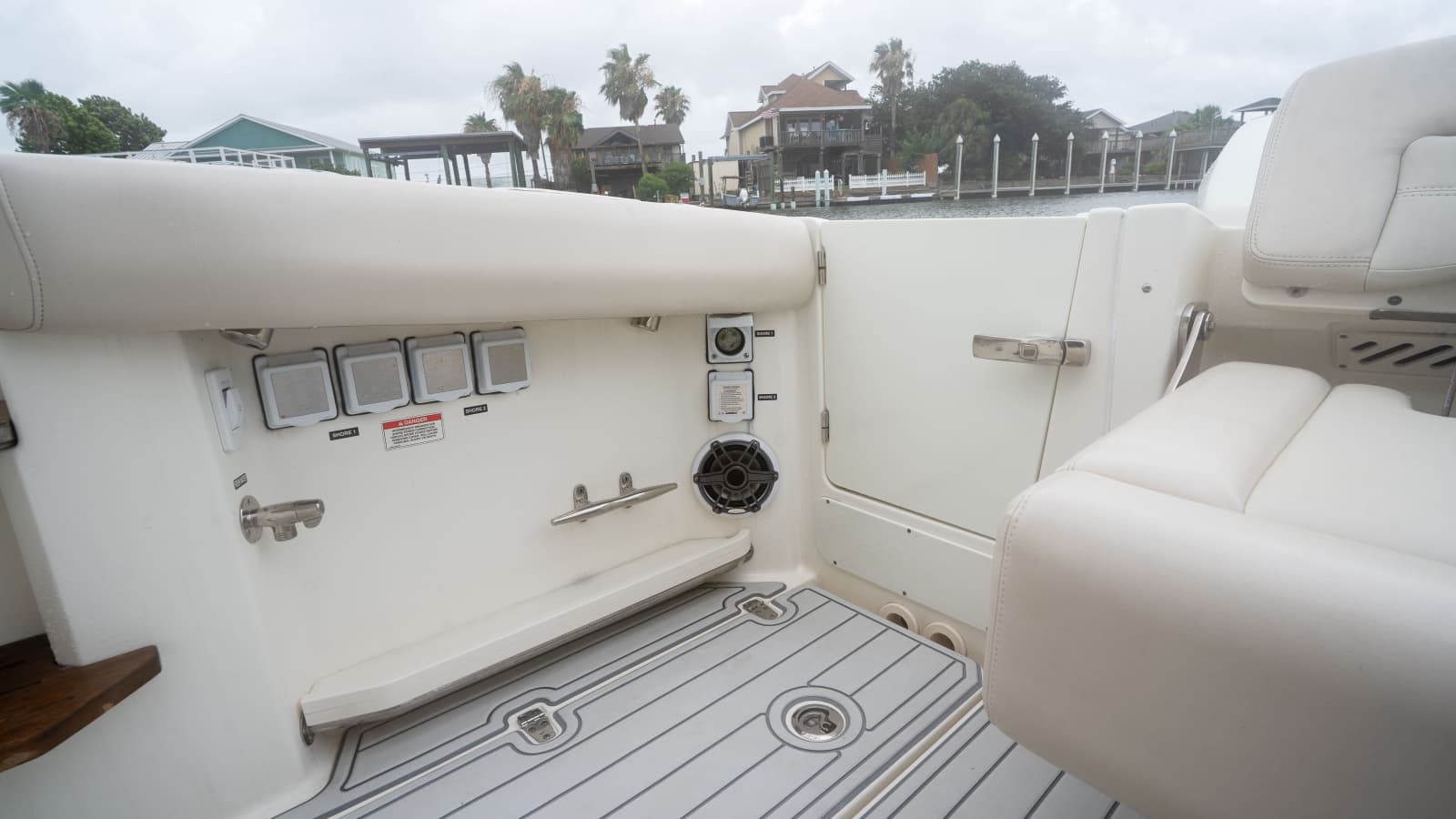 2019 Boston Whaler 350 Realm - Photo 13