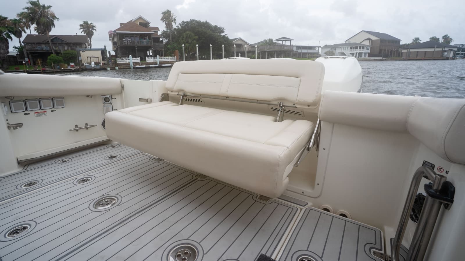 2019 Boston Whaler 350 Realm - Photo 12