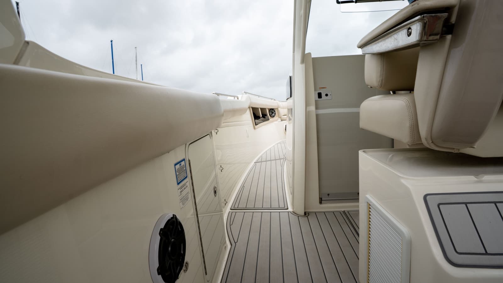 2019 Boston Whaler 350 Realm - Photo 26