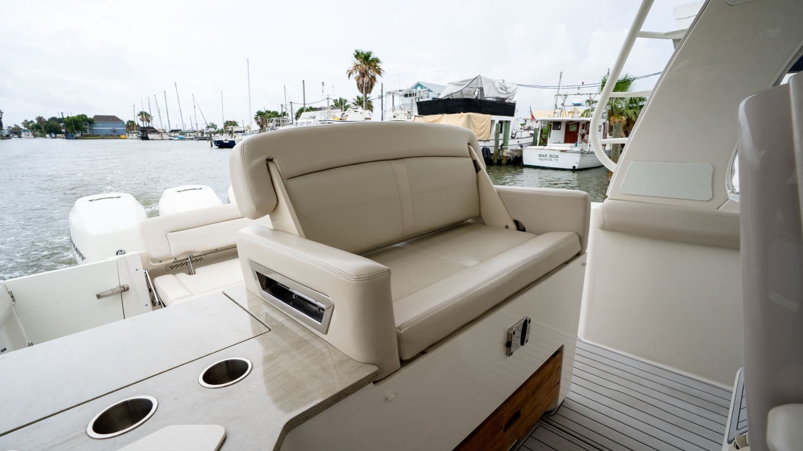 2019 Boston Whaler 350 Realm - Photo 20
