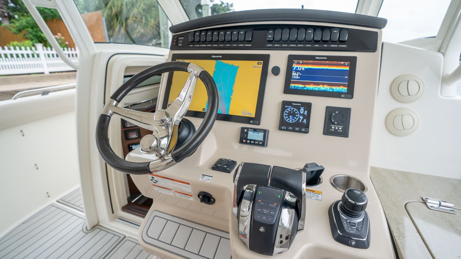 2019 Boston Whaler 350 Realm - Photo 22