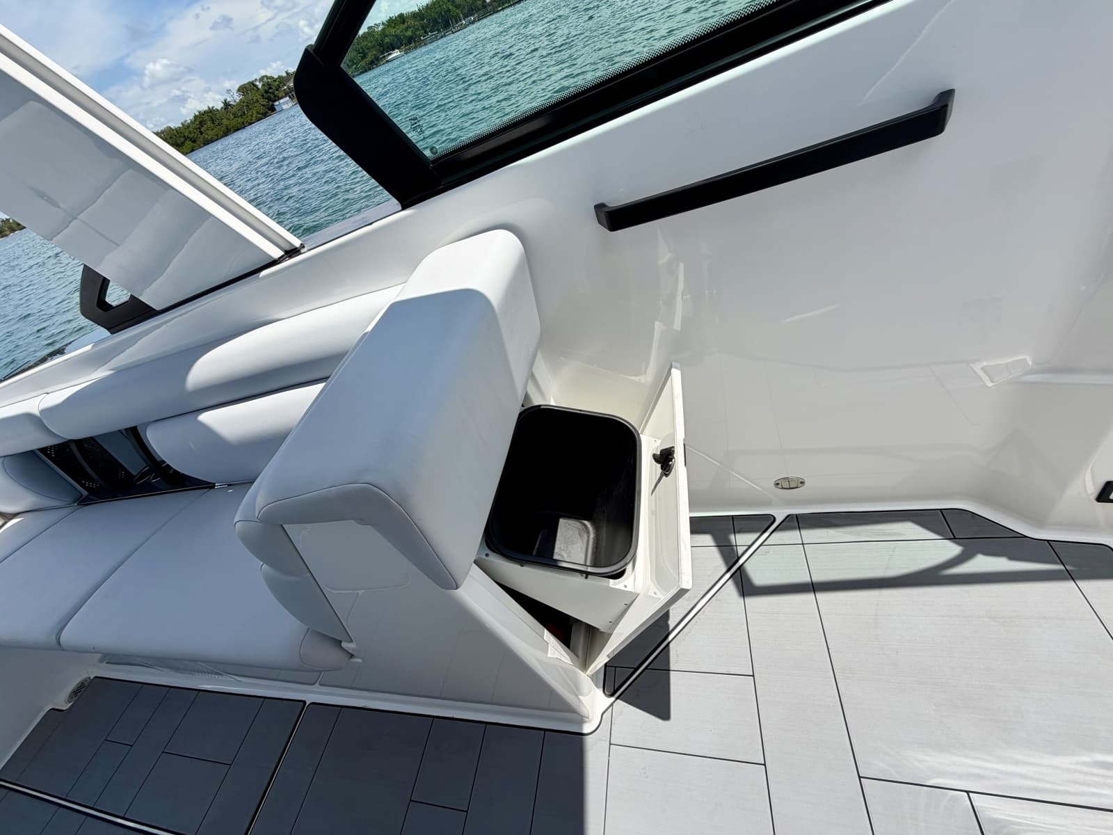 2022 Aviara AV32 OB - Photo 43