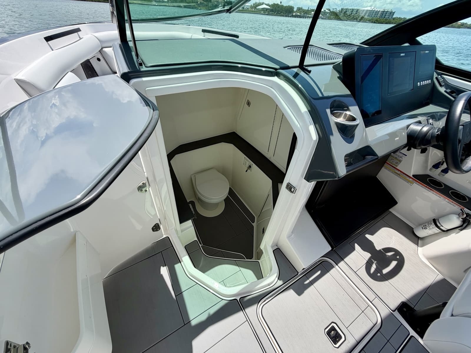 2022 Aviara AV32 OB - Photo 34