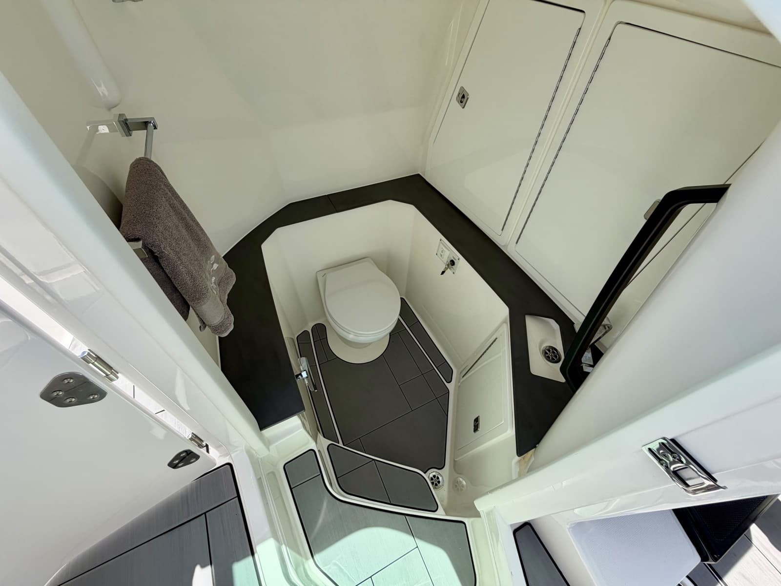 2022 Aviara AV32 OB - Photo 35