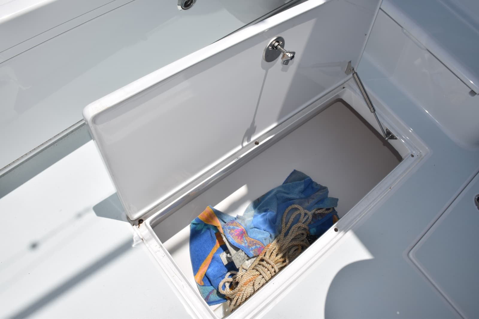 1962 Bertram 31 Express Cruiser - Photo 28