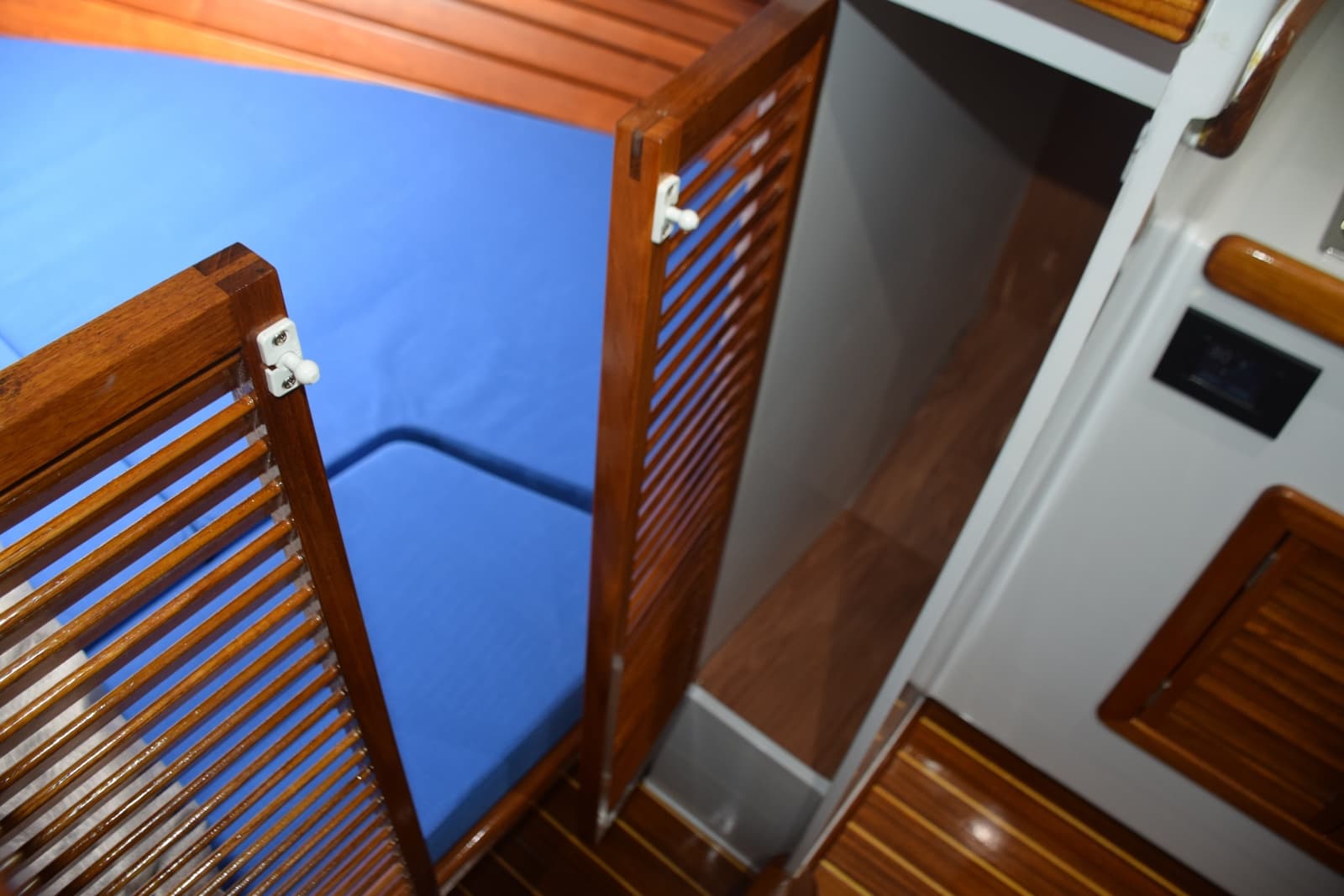 1962 Bertram 31 Express Cruiser - Photo 13