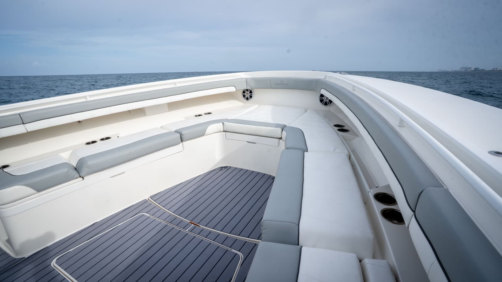 2022 Regulator 41 - Photo 13
