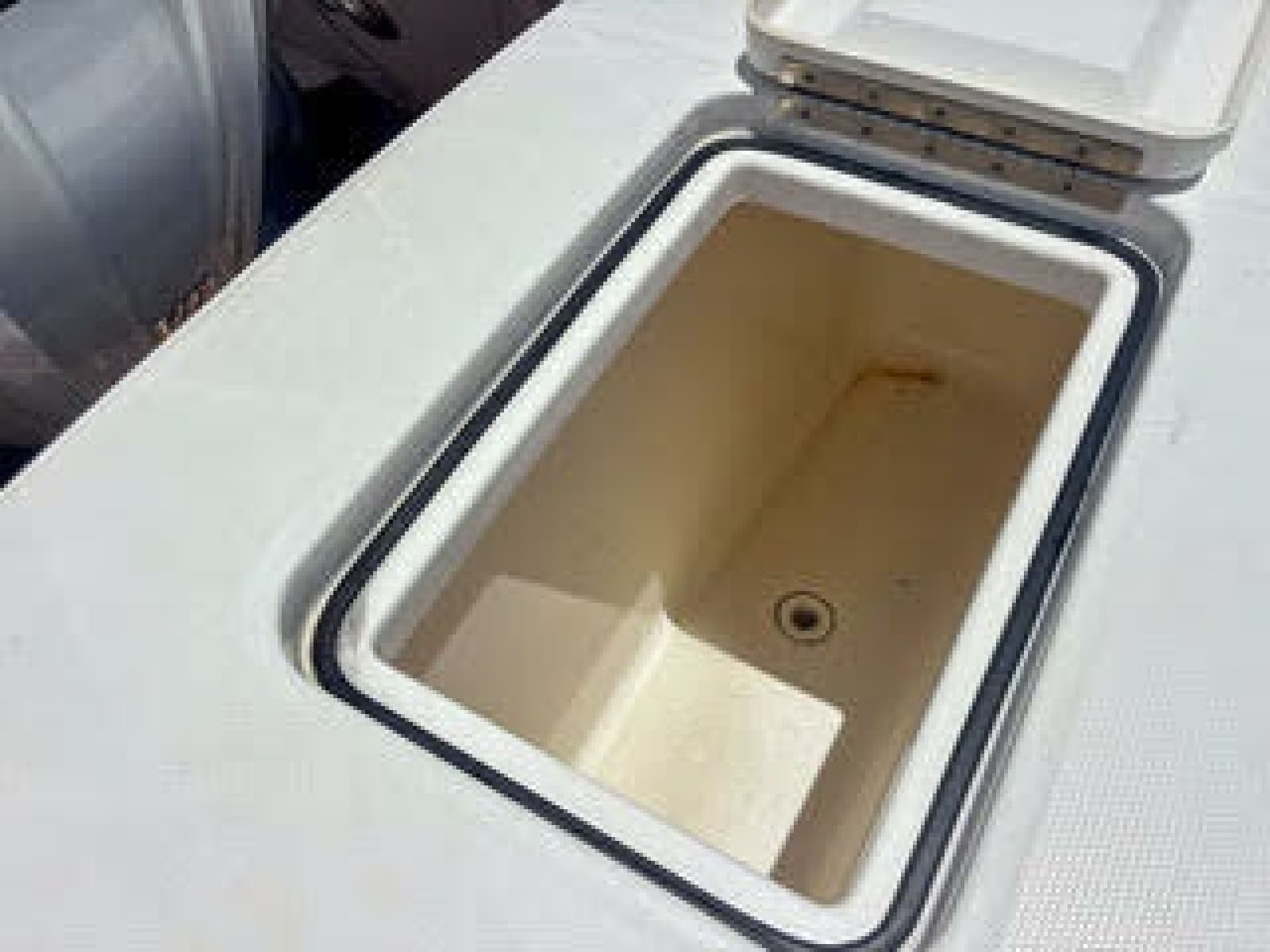 2022 Regulator 41 - Photo 42