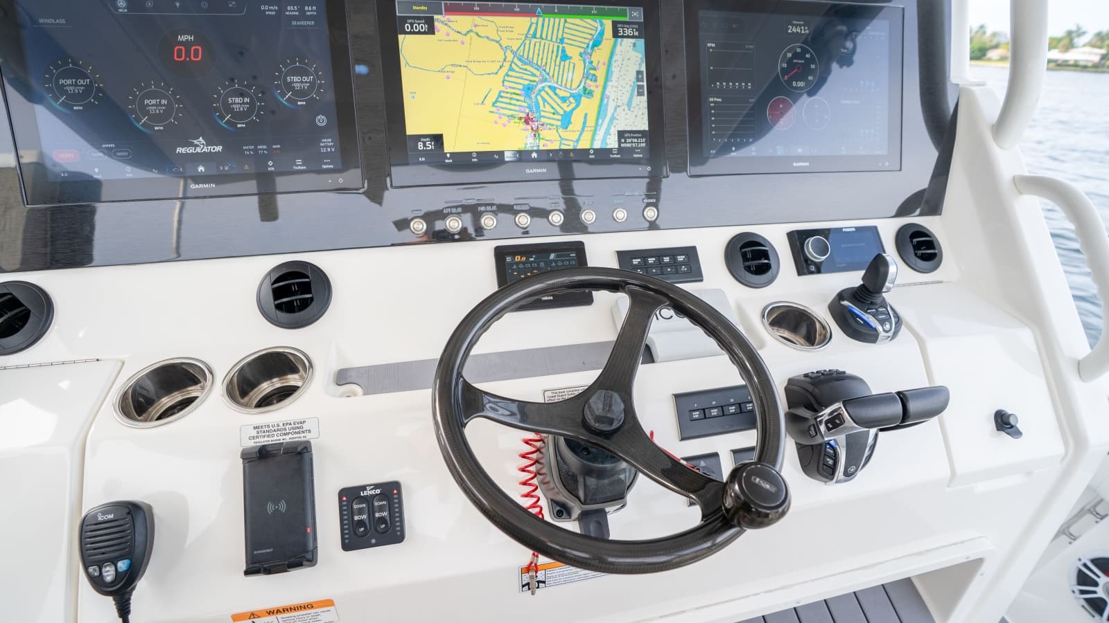 2022 Regulator 41 - Photo 22