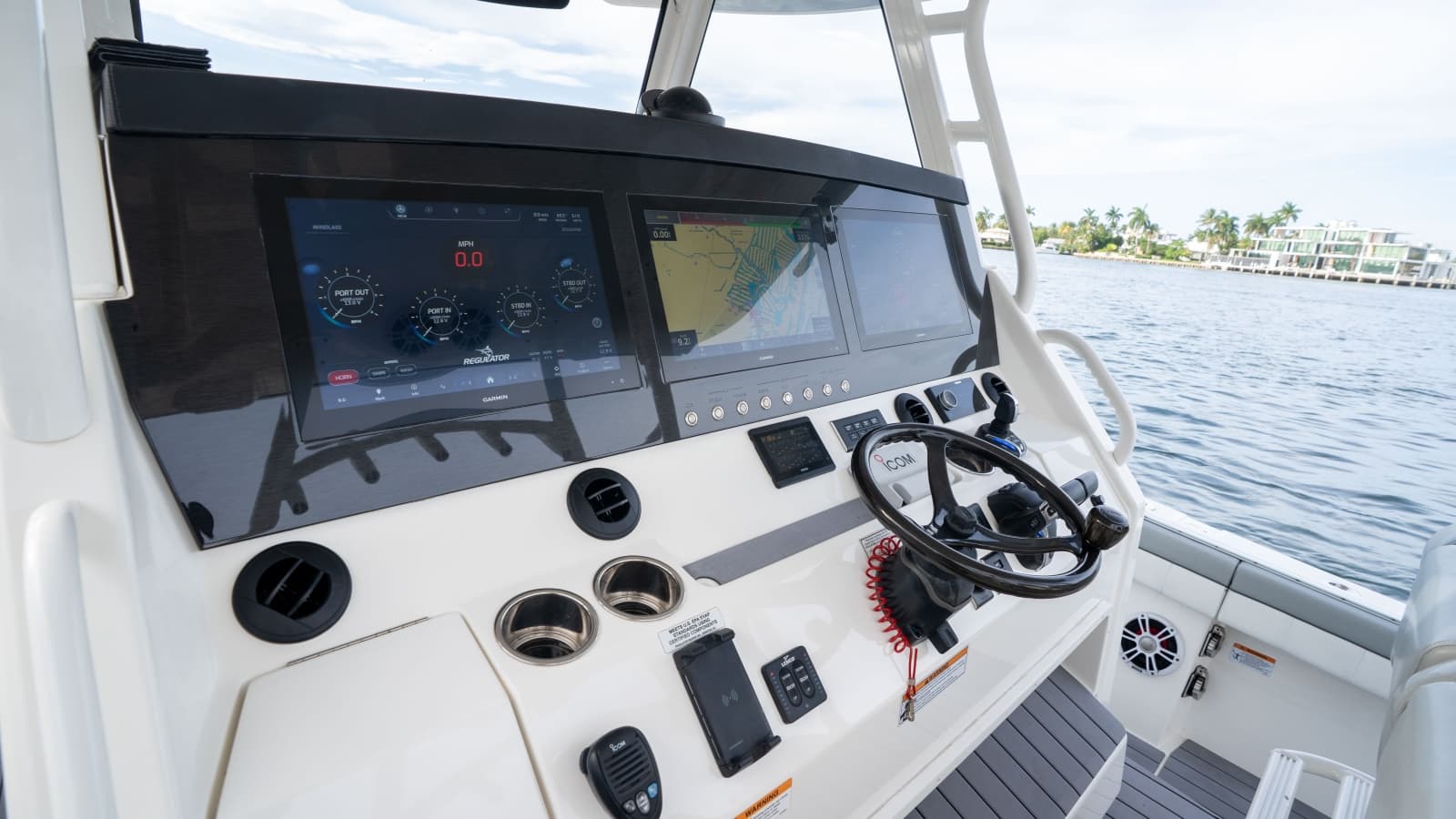 2022 Regulator 41 - Photo 20