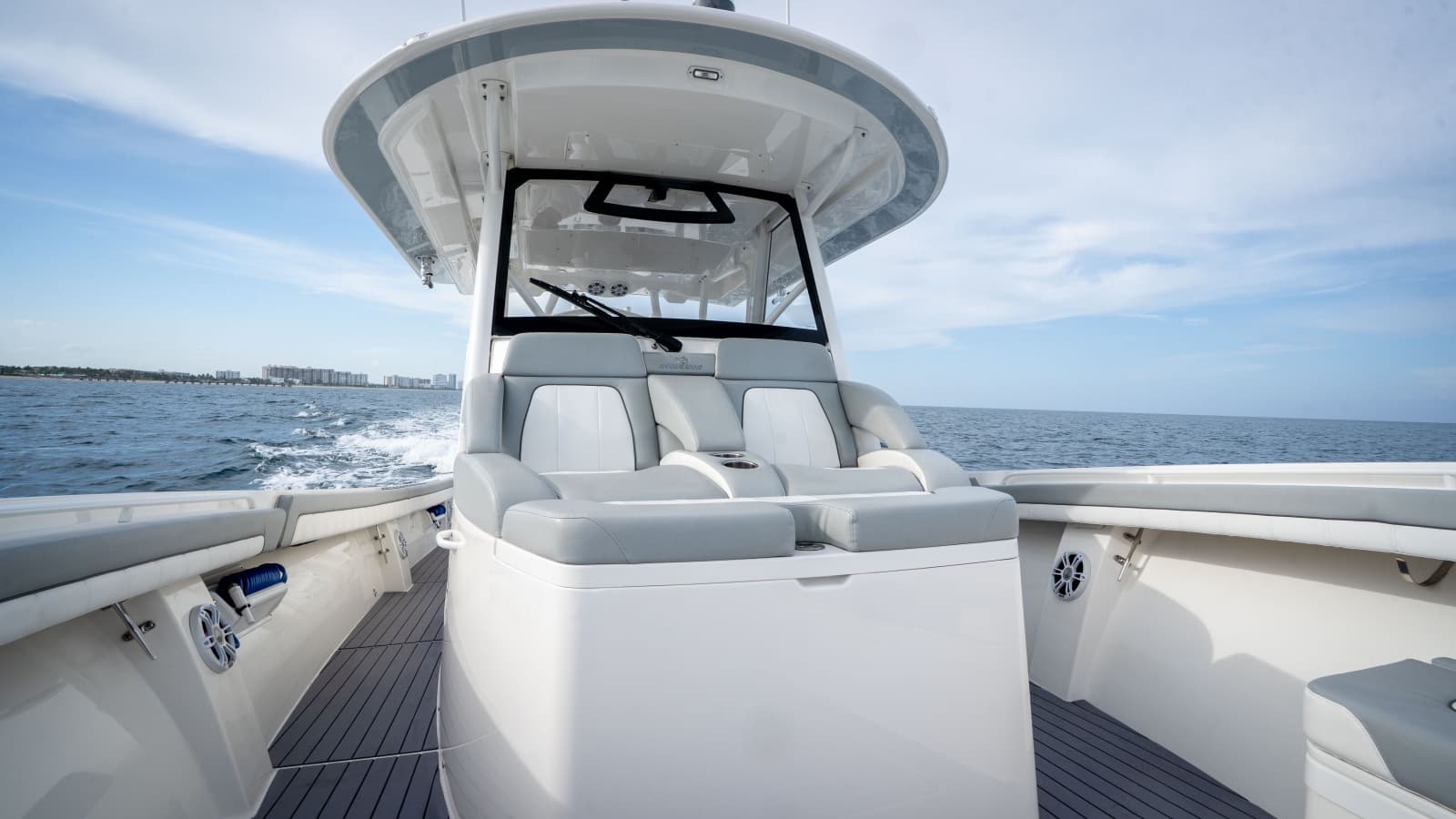 2022 Regulator 41 - Photo 16
