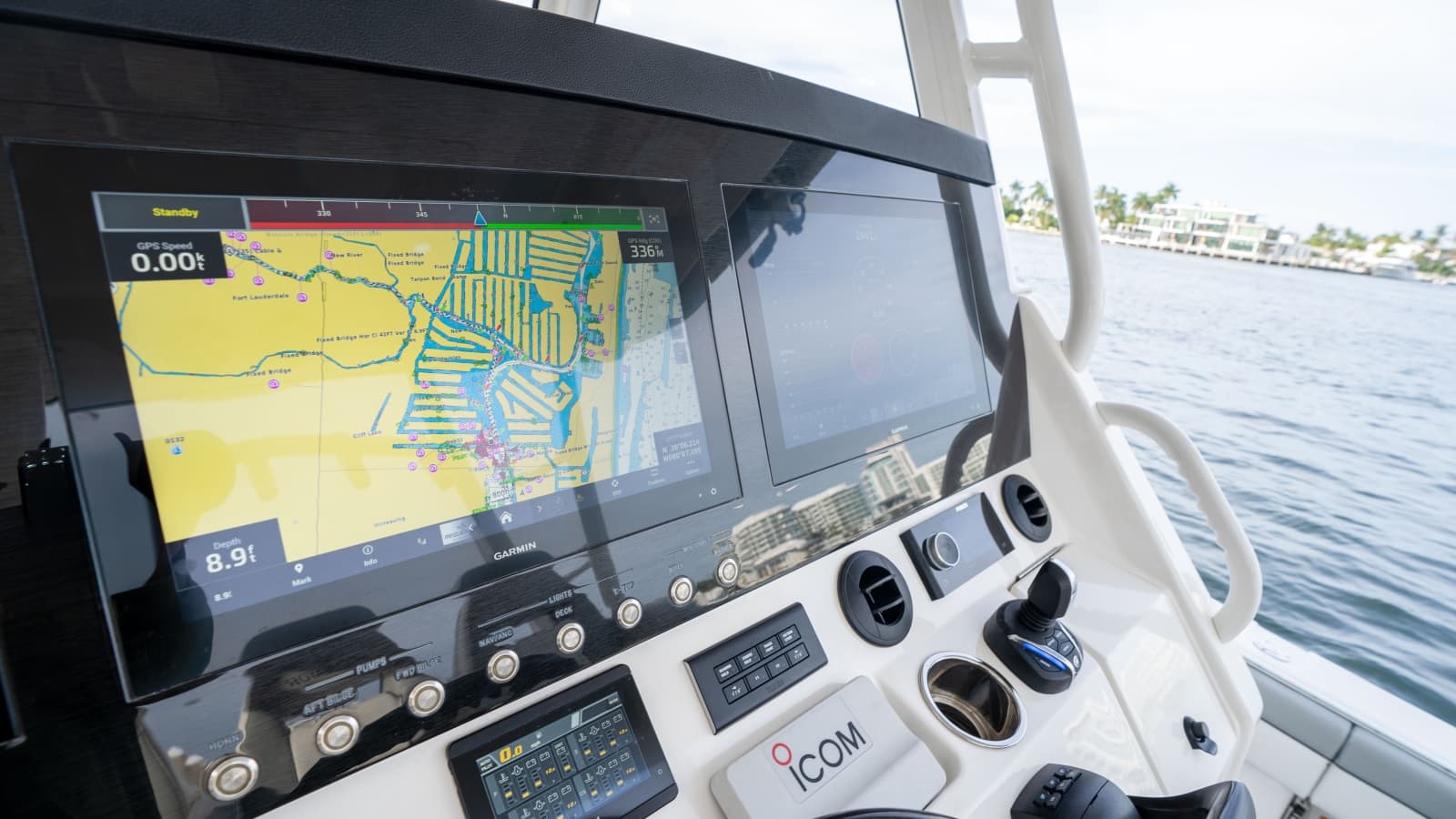 2022 Regulator 41 - Photo 21