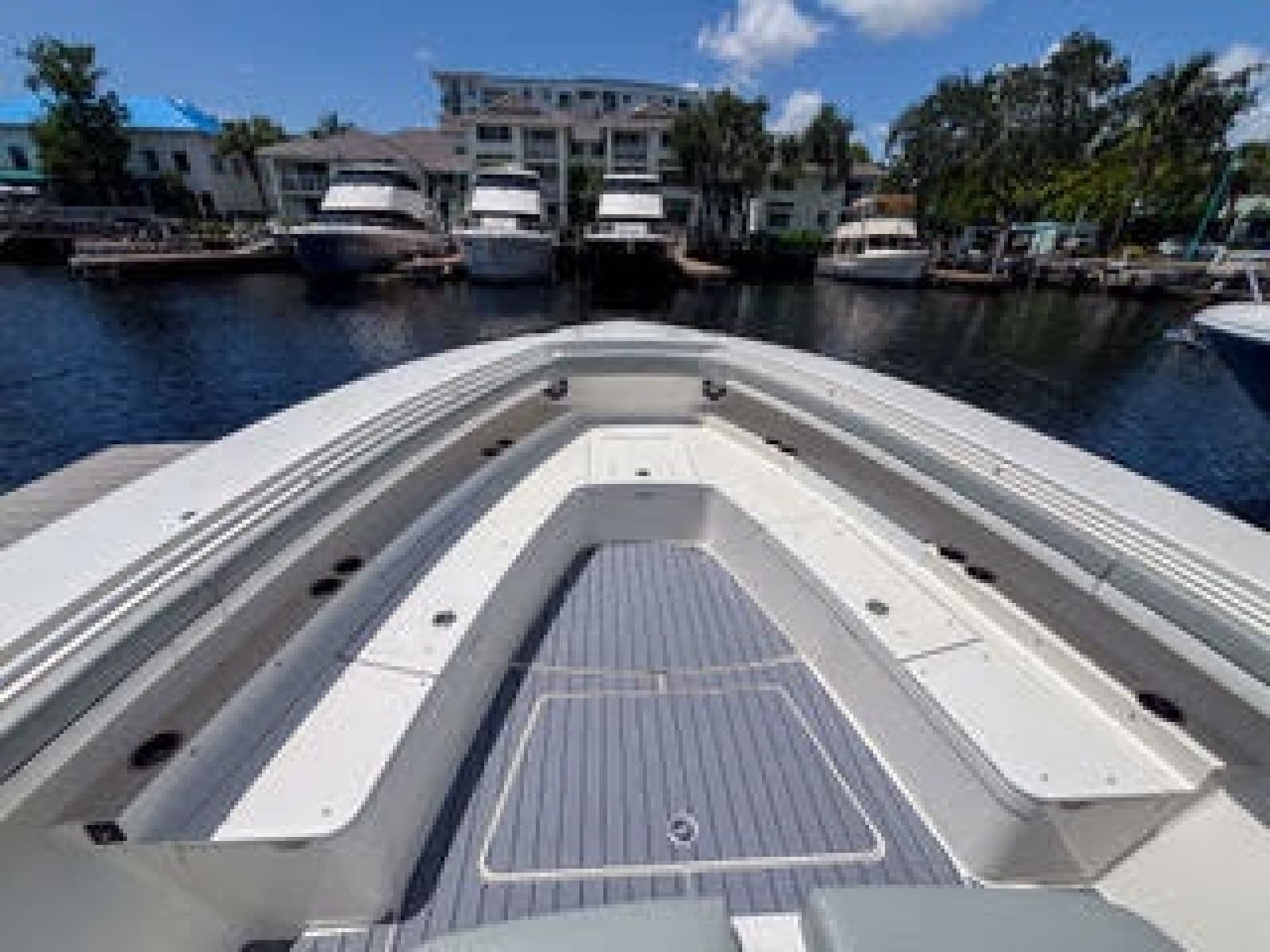 2022 Regulator 41 - Photo 14