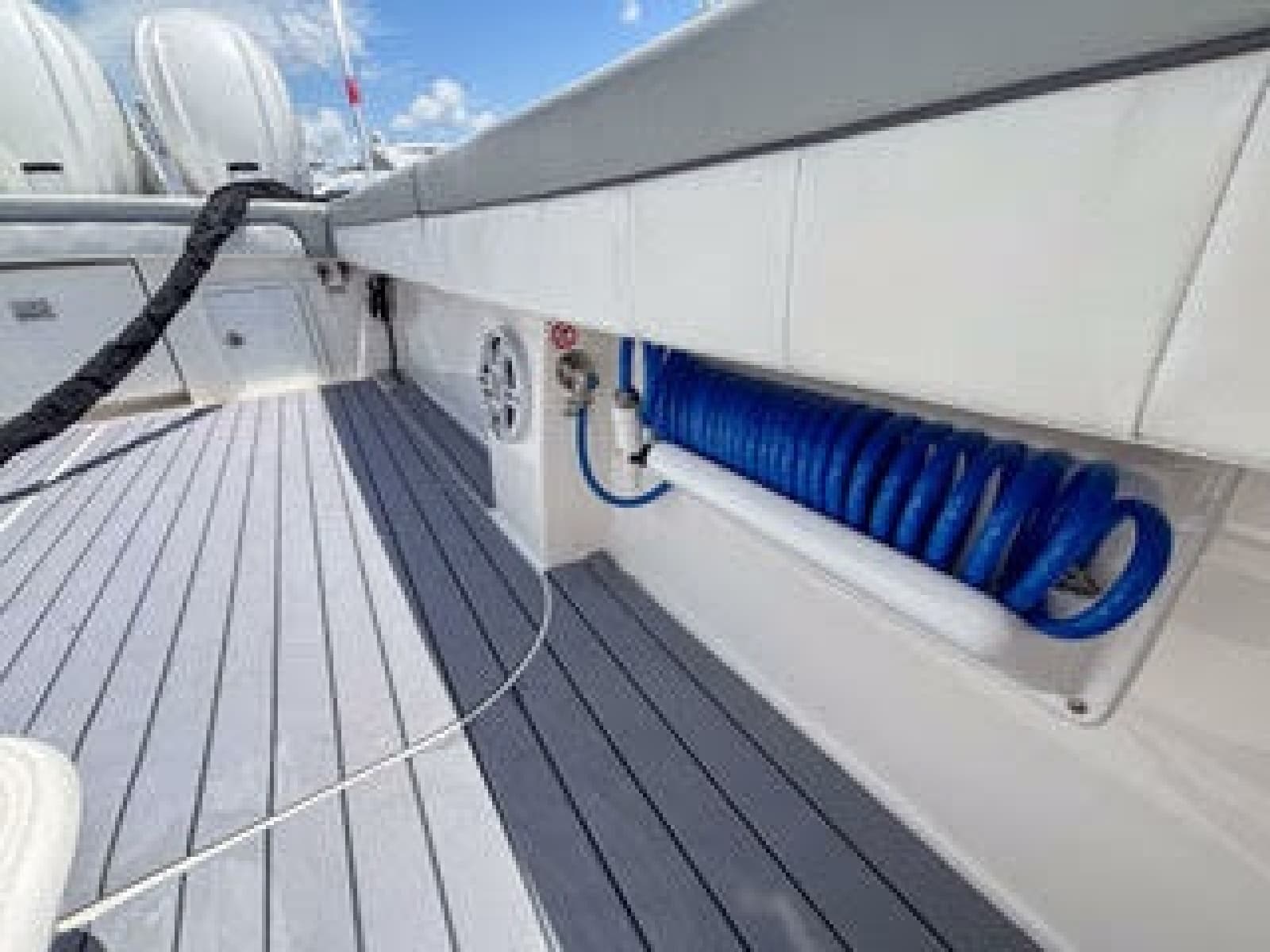 2022 Regulator 41 - Photo 35