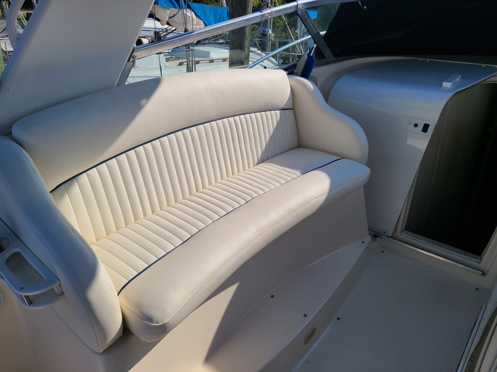 2000 Rinker 330 Fiesa Vee - Photo 12