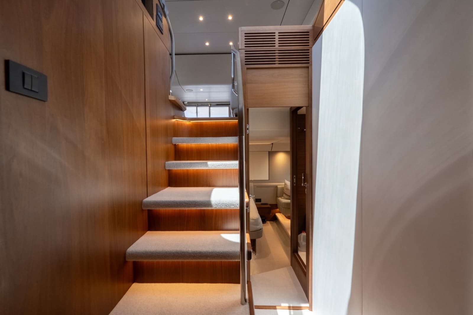 2021 Princess F55 - Photo 13