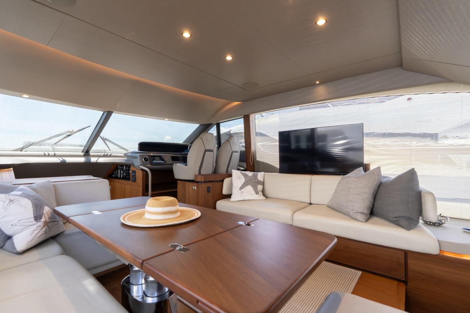 2021 Princess F55 - Photo 7