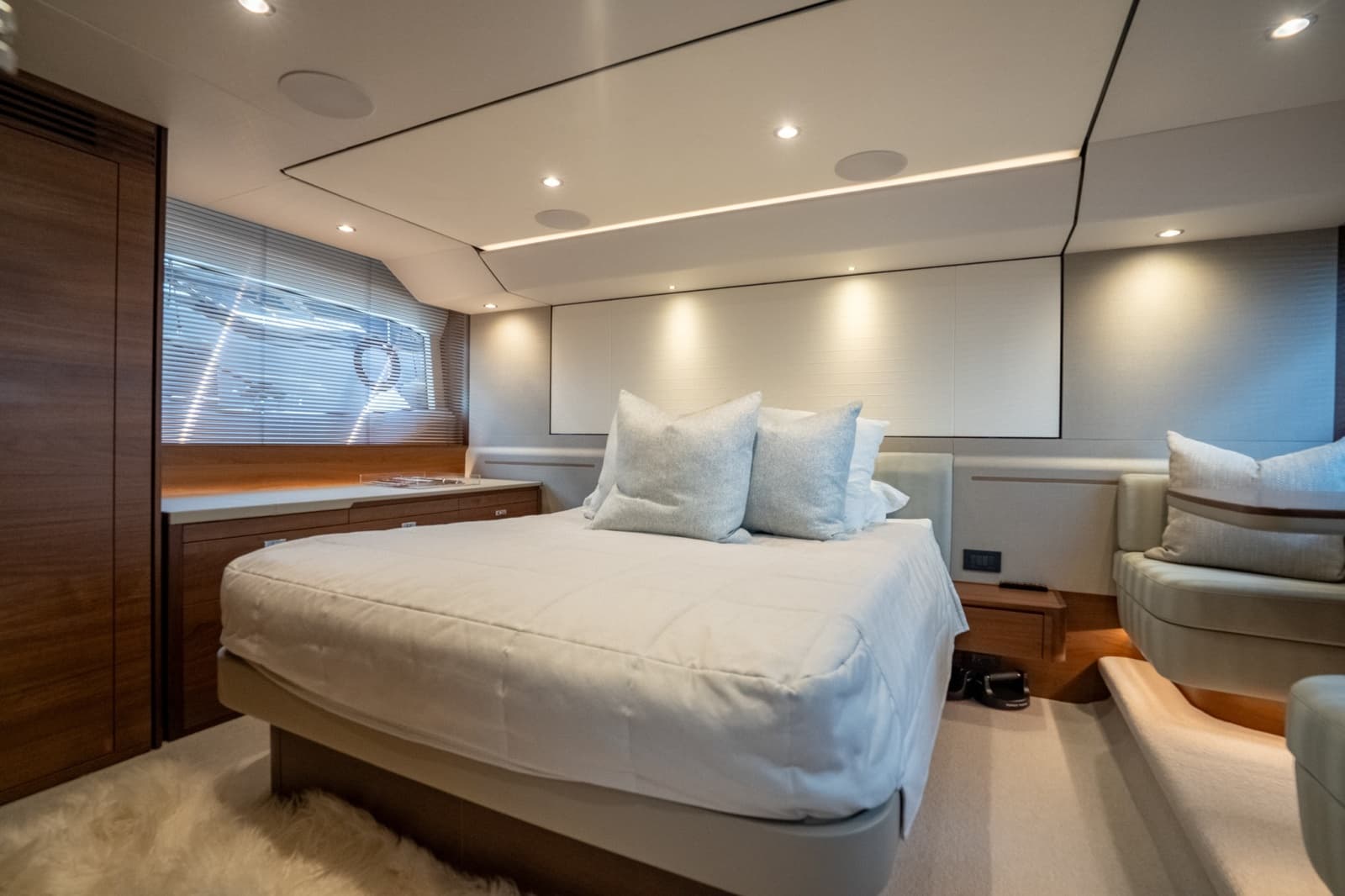 2021 Princess F55 - Photo 19