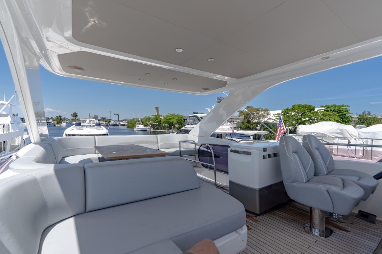 2021 Princess F55 - Photo 27