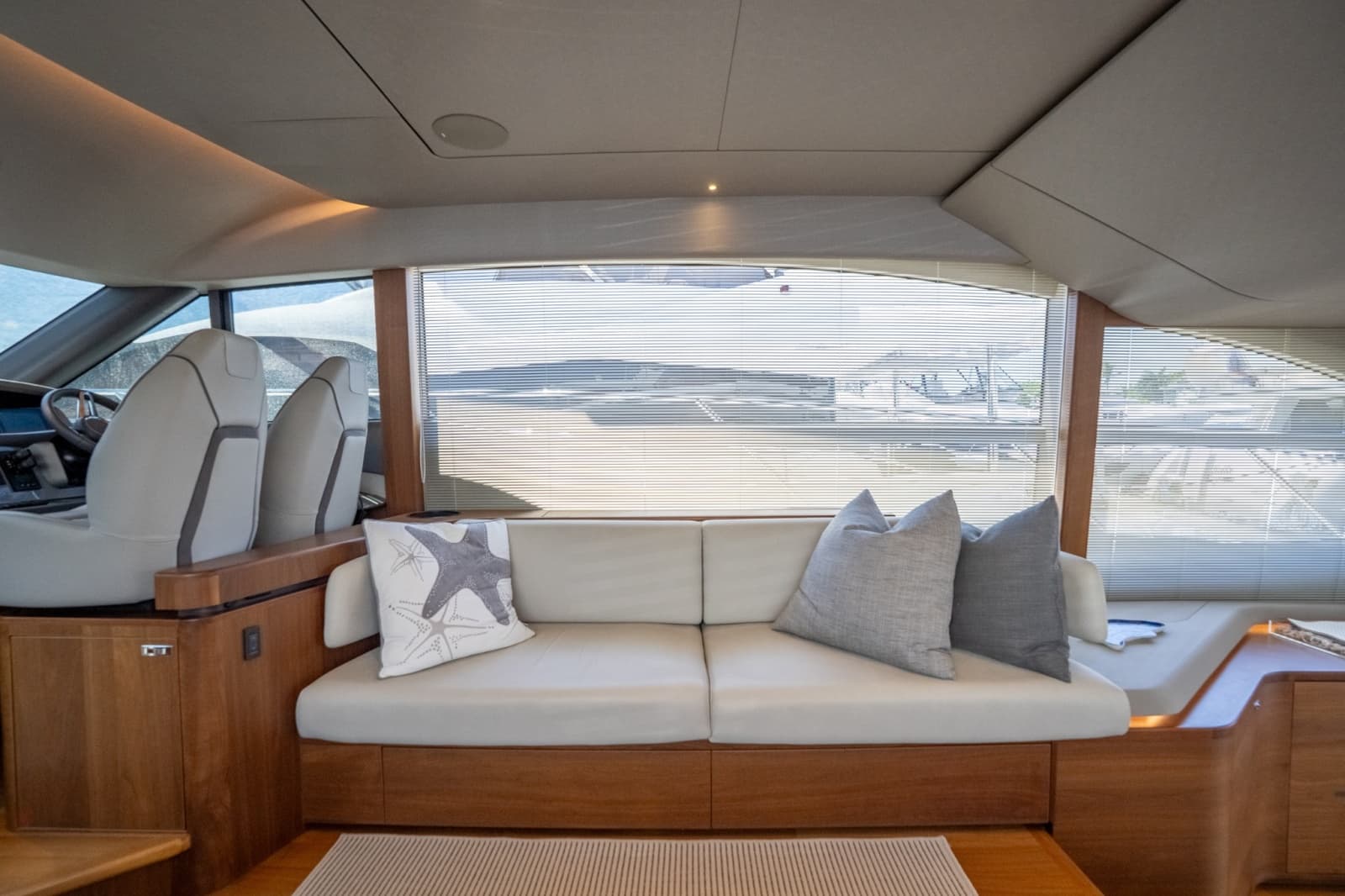 2021 Princess F55 - Photo 10