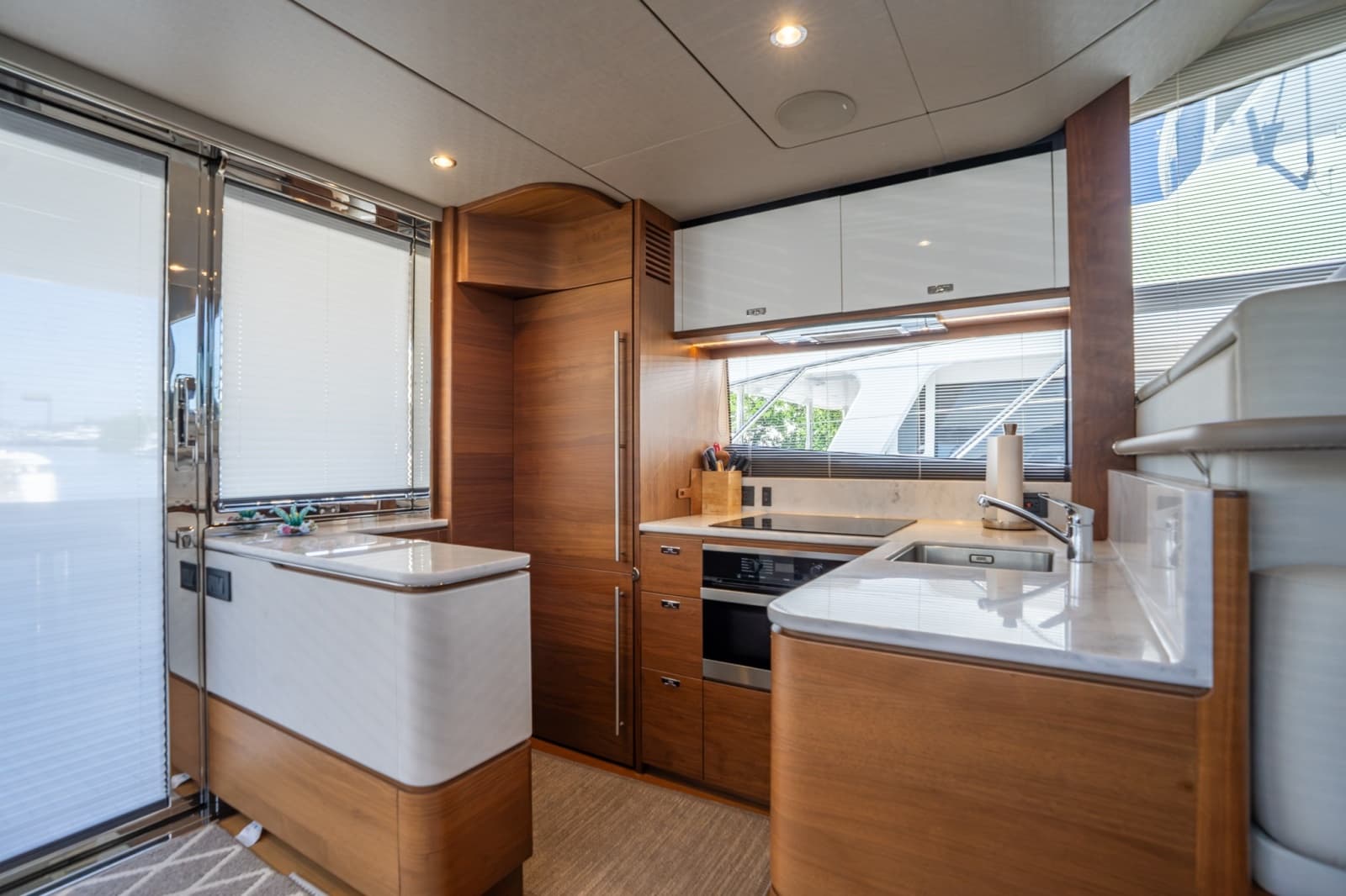 2021 Princess F55 - Photo 2
