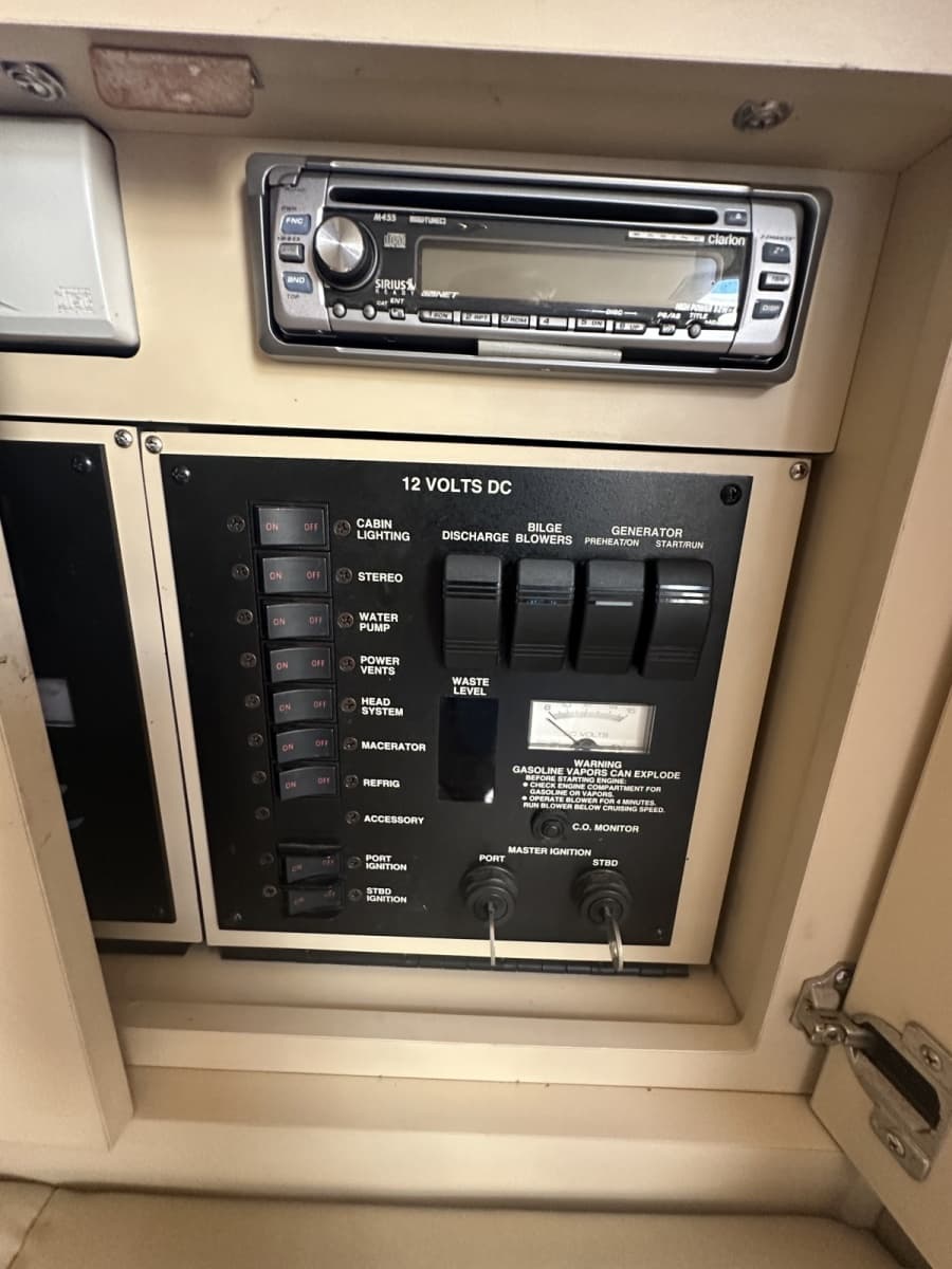 1998 Sea Ray 290 Sundancer - Photo 11