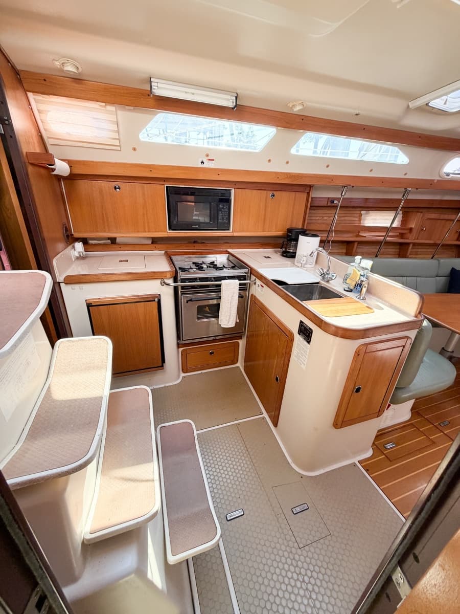 2000 Catalina 380 - Photo 30