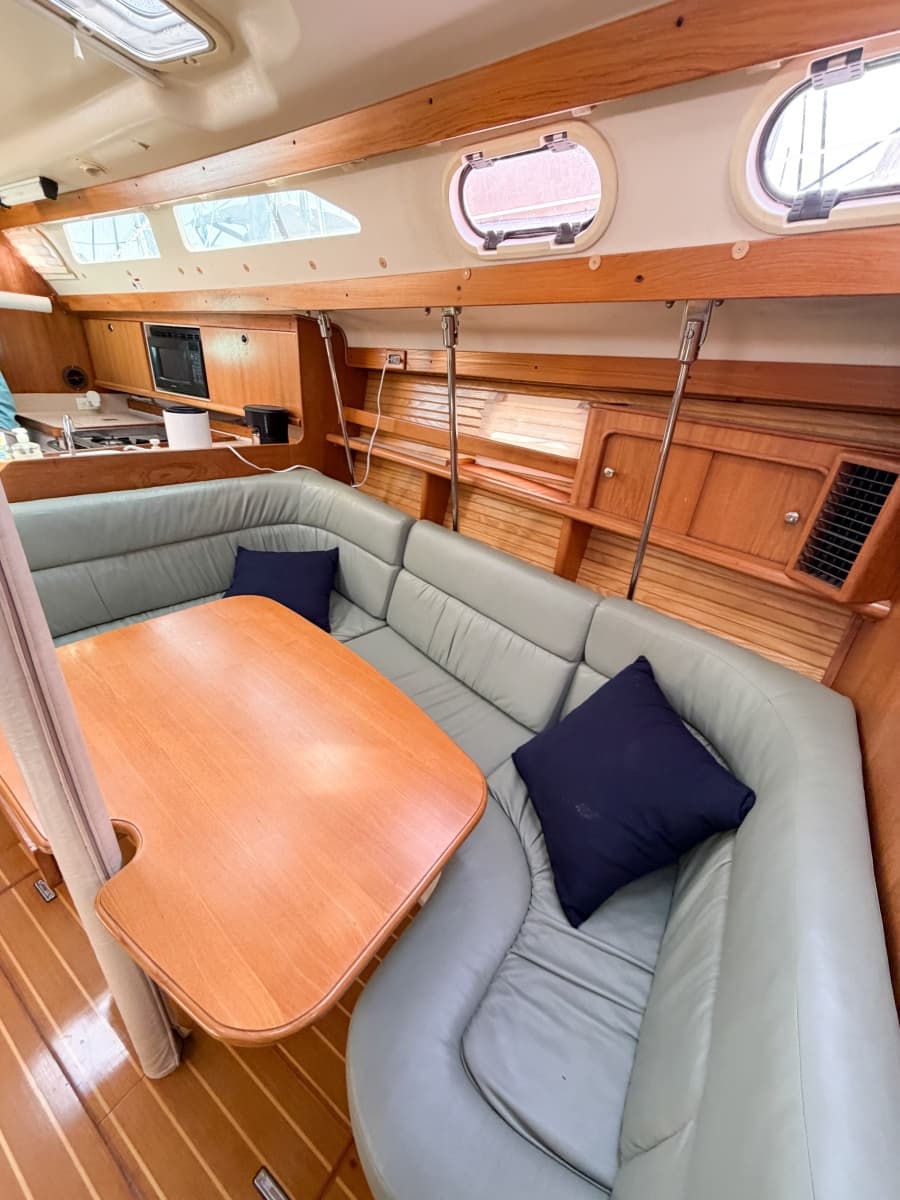 2000 Catalina 380 - Photo 50