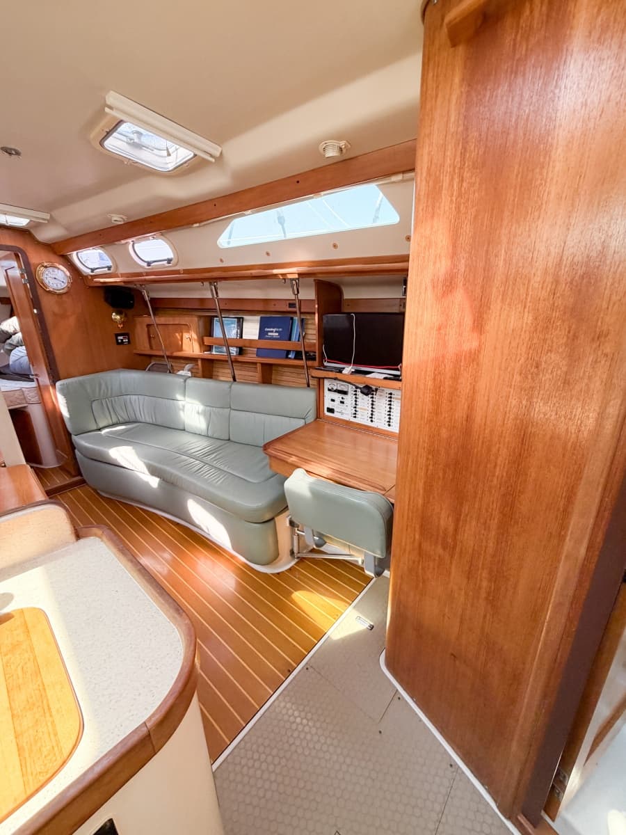 2000 Catalina 380 - Photo 43
