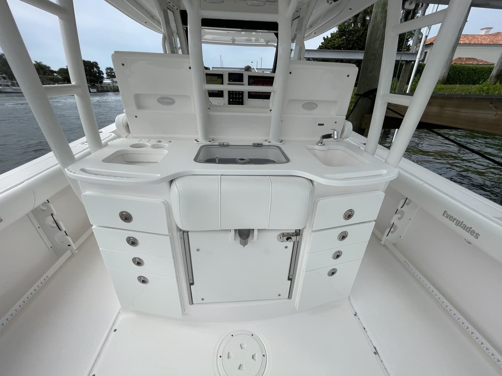 2015 Everglades 355CCX - Photo 8