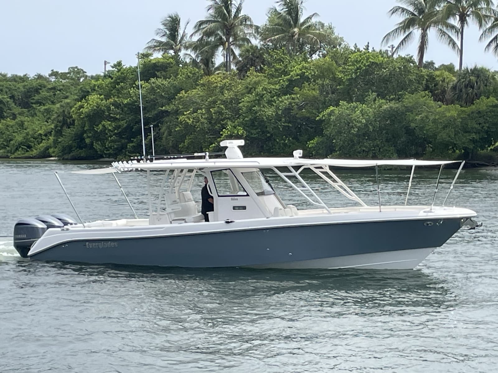 2015 Everglades 355CCX - Photo 2