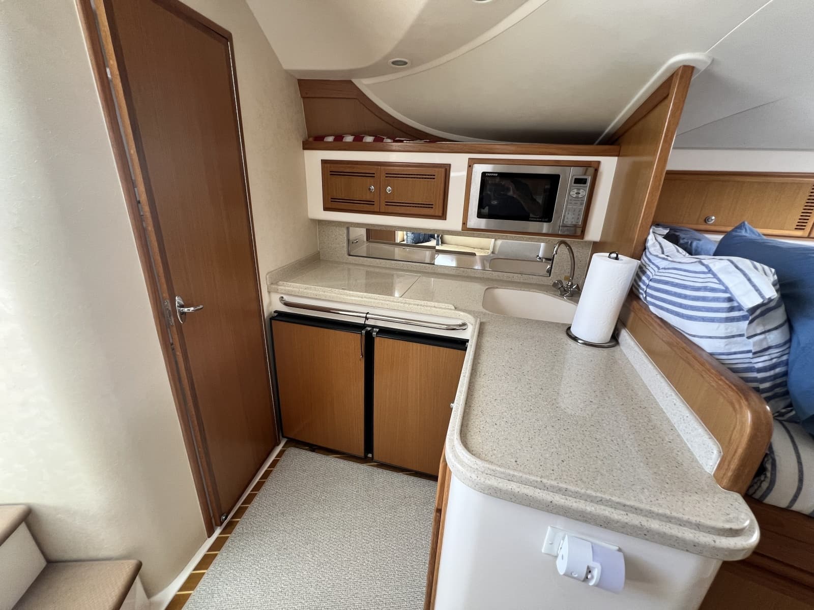 2007 Cabo 35 Express - Photo 34