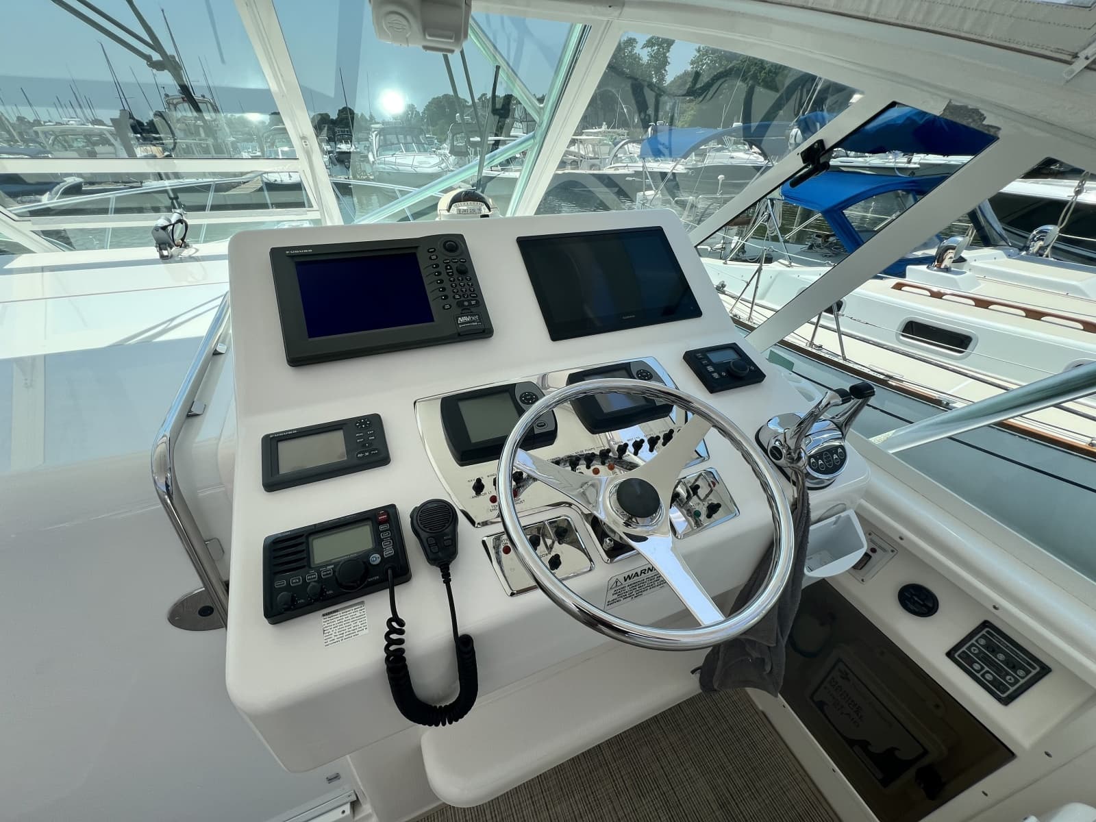 2007 Cabo 35 Express - Photo 14