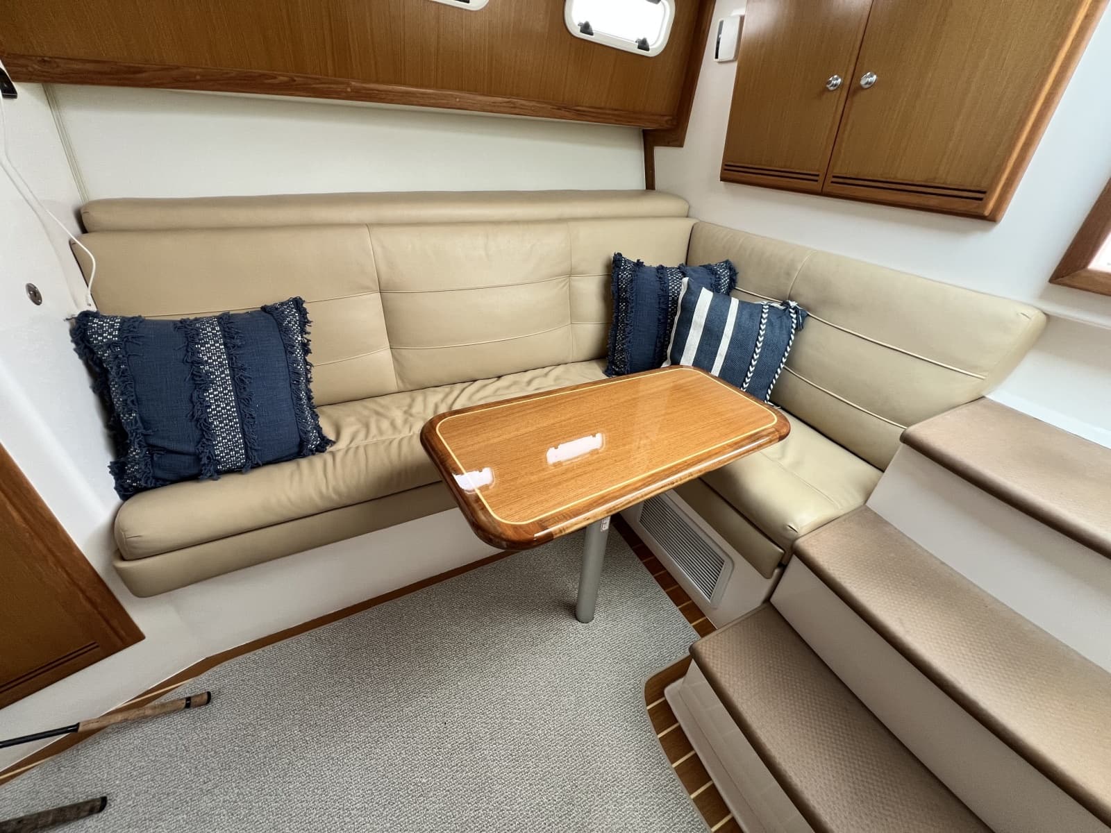 2007 Cabo 35 Express - Photo 32