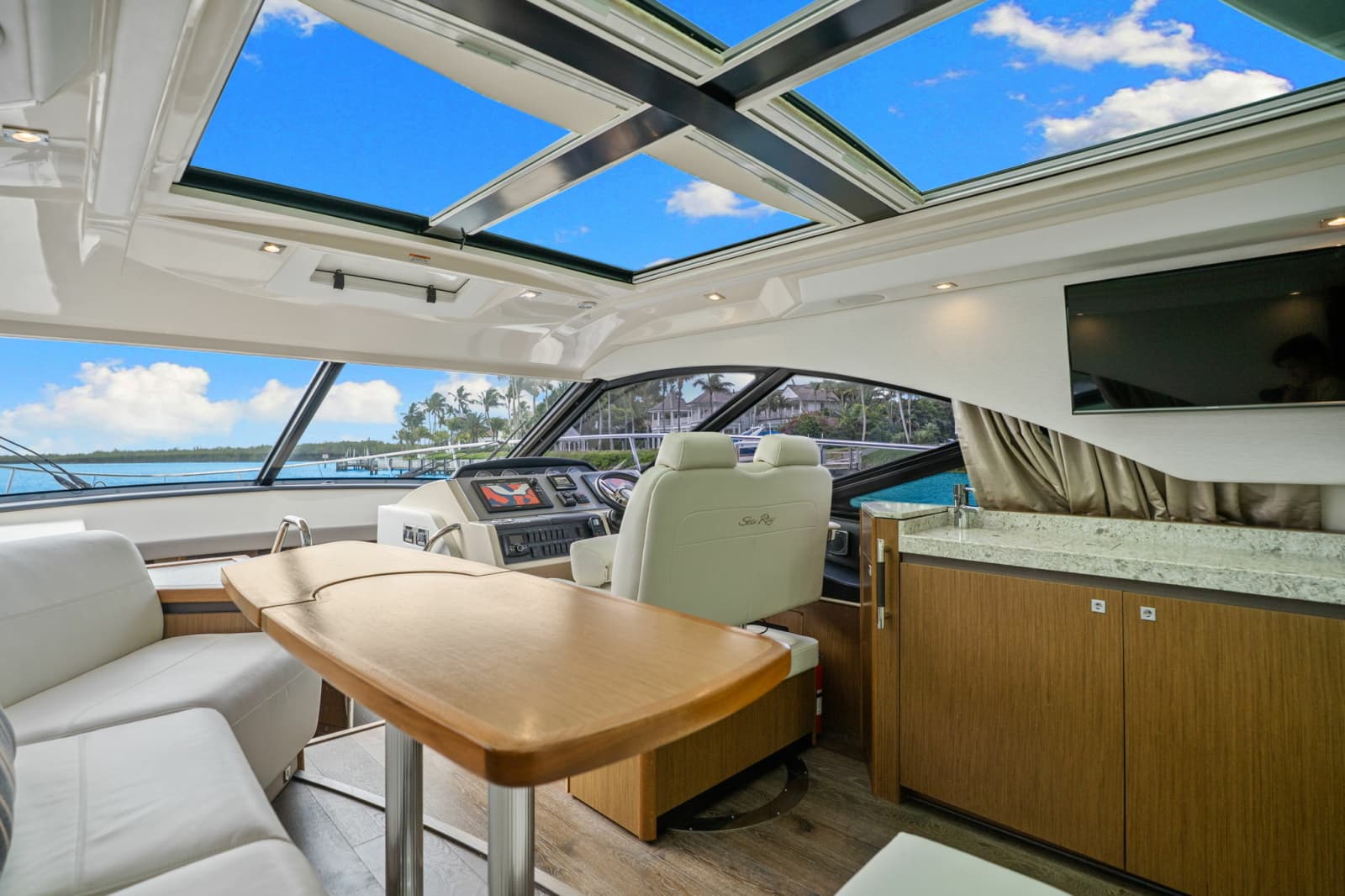 2017 Sea Ray SUNDANCER 510 - Photo 25