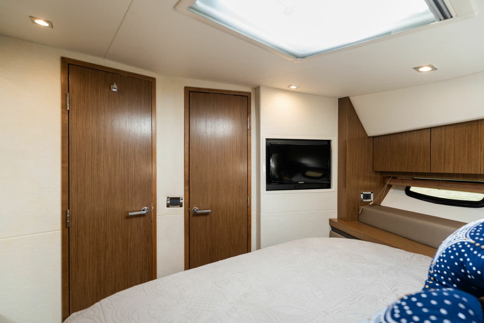 2017 Sea Ray SUNDANCER 510 - Photo 38