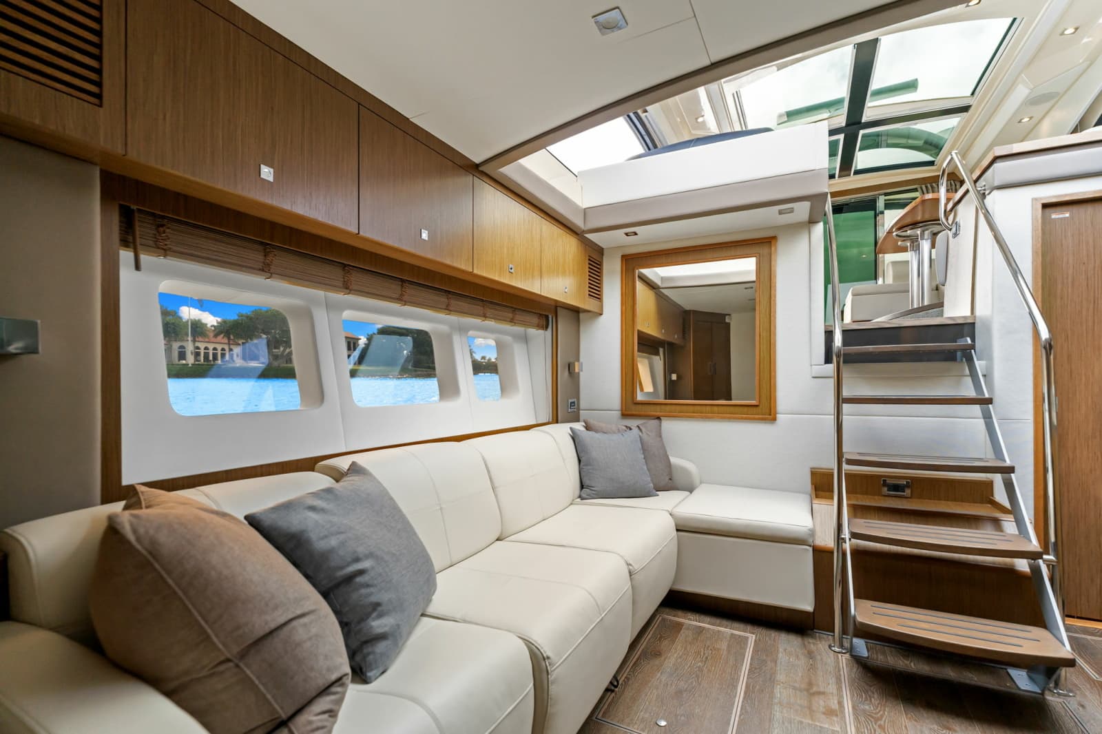 2017 Sea Ray SUNDANCER 510 - Photo 33