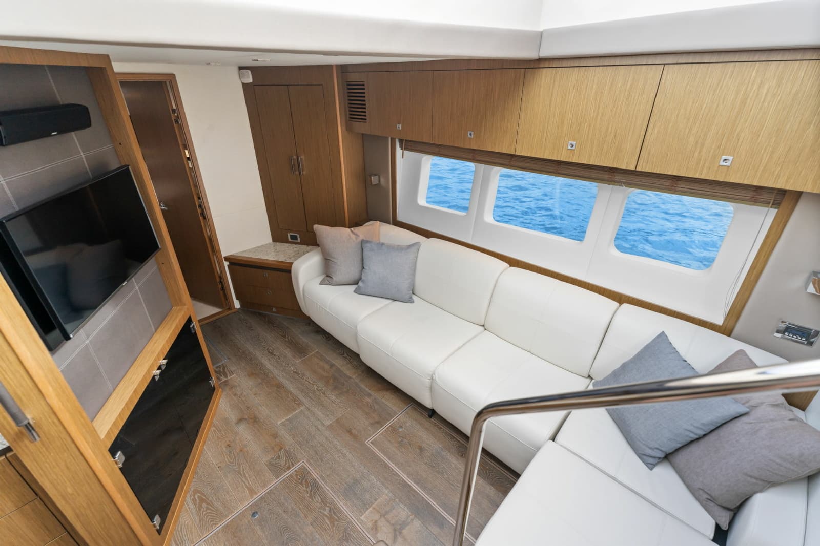 2017 Sea Ray SUNDANCER 510 - Photo 34