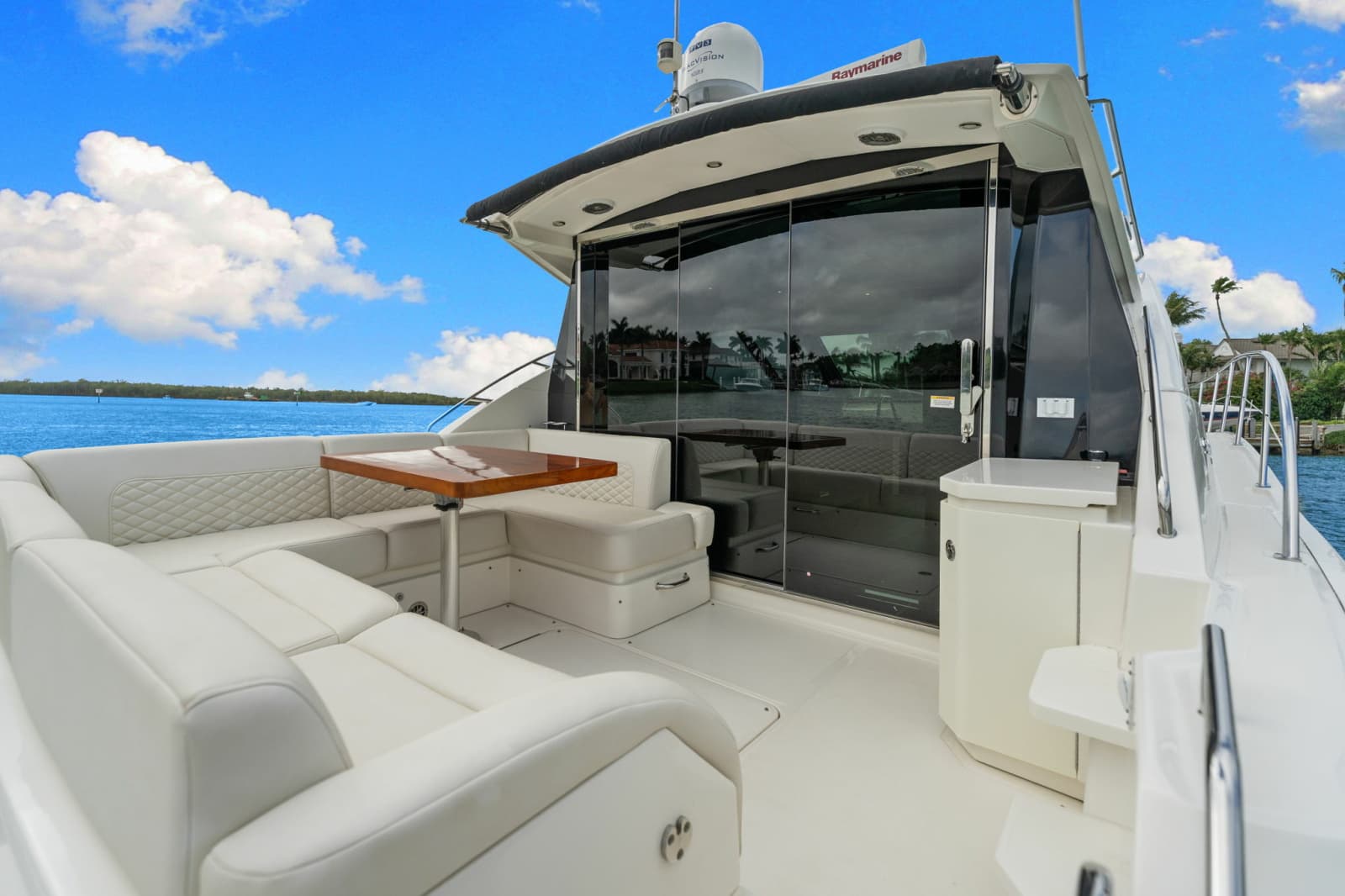2017 Sea Ray SUNDANCER 510 - Photo 47