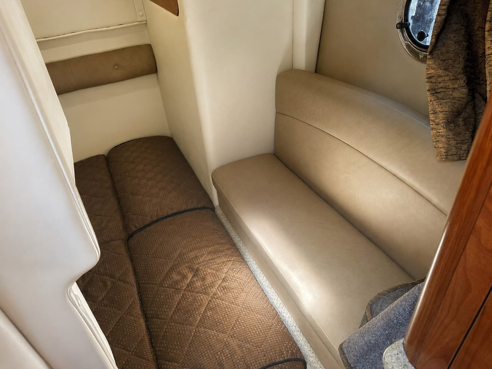 2012 Rinker 310 Express Cruiser - Photo 33